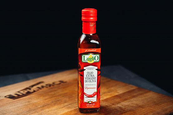 Масло оливковое LUGLIO EXTRA с чили 250мл 