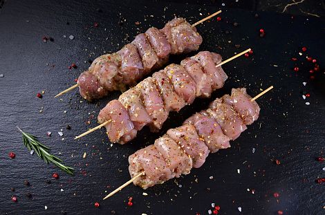 Бедро фермерского цыпленка по-итальянски с травами и халапенью 